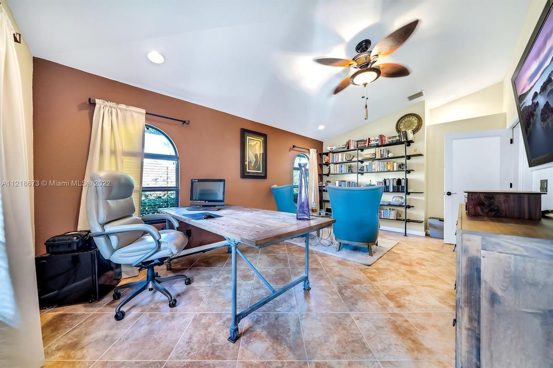 Recently Rented: $4,100 (4 beds, 3 baths, 2740 Square Feet)