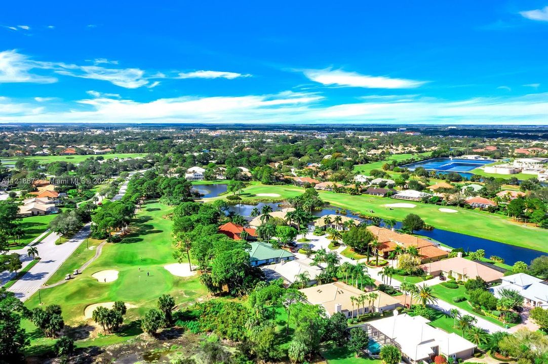 Recently Rented: $4,100 (4 beds, 3 baths, 2740 Square Feet)