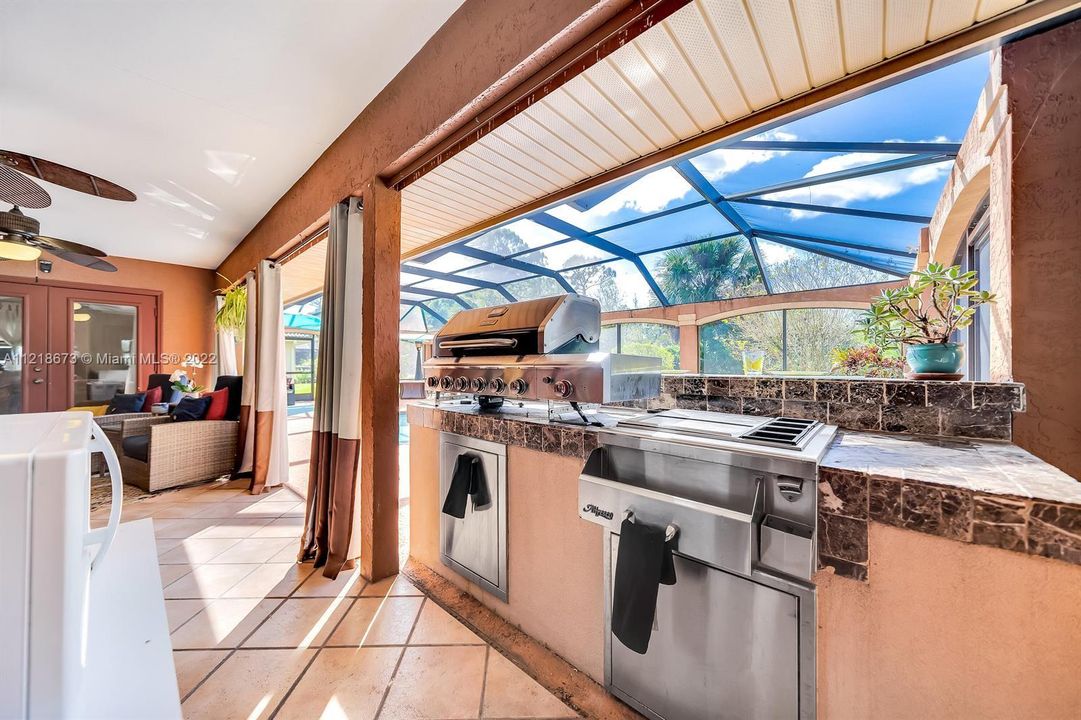 Recently Rented: $4,100 (4 beds, 3 baths, 2740 Square Feet)