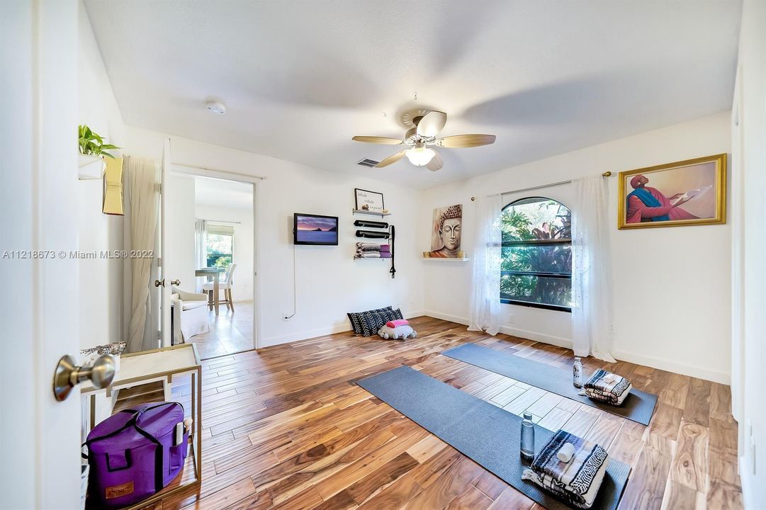 Recently Rented: $4,100 (4 beds, 3 baths, 2740 Square Feet)