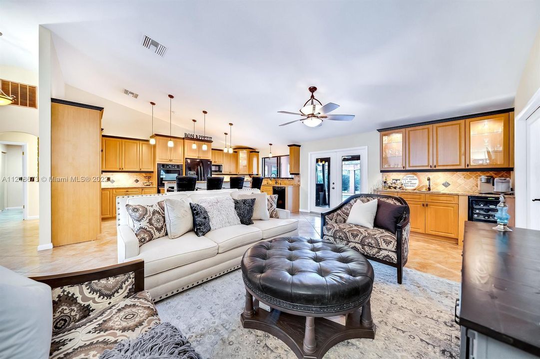 Recently Rented: $4,100 (4 beds, 3 baths, 2740 Square Feet)