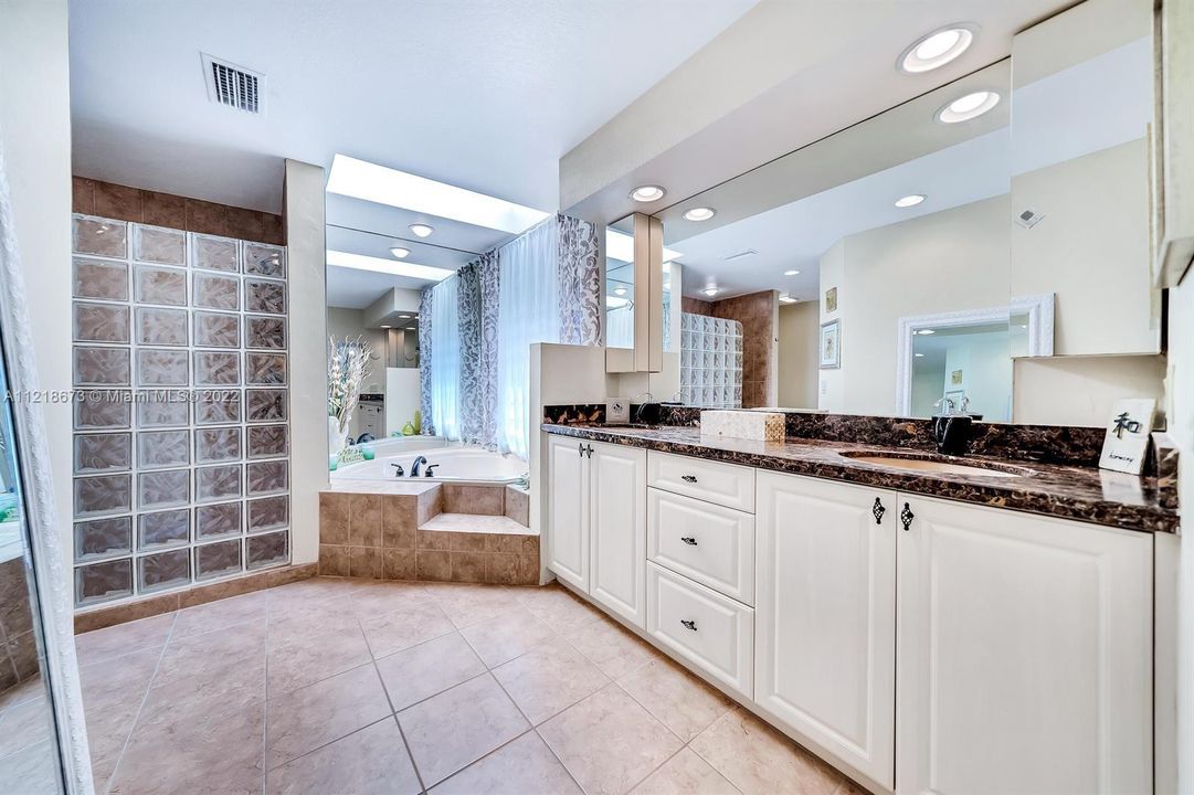 Recently Rented: $4,100 (4 beds, 3 baths, 2740 Square Feet)