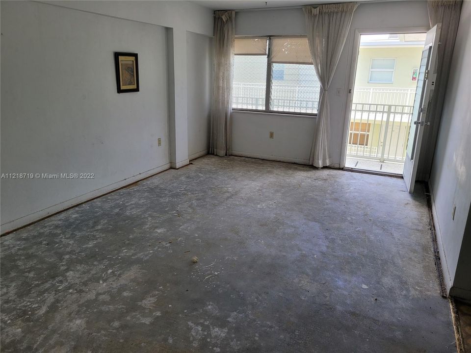 Recently Sold: $150,000 (1 beds, 1 baths, 720 Square Feet)