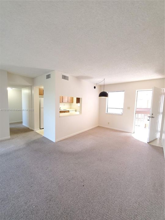 Recently Sold: $145,000 (1 beds, 1 baths, 775 Square Feet)