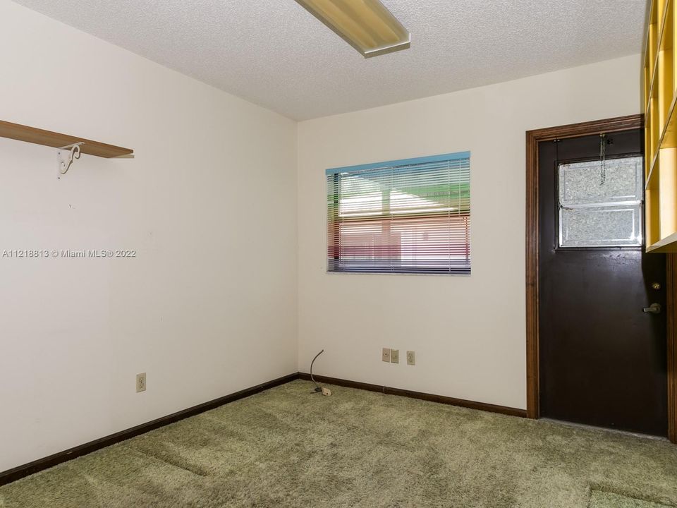 Bonus Room with door to patio/pool