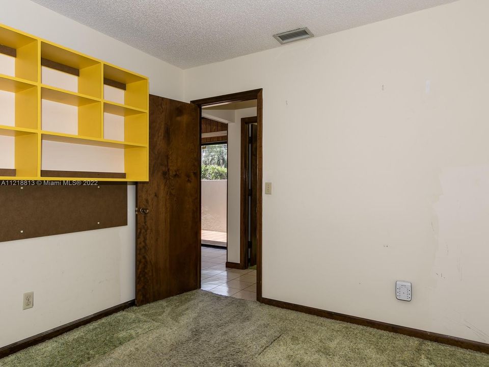 Bonus Room with door to patio/pool