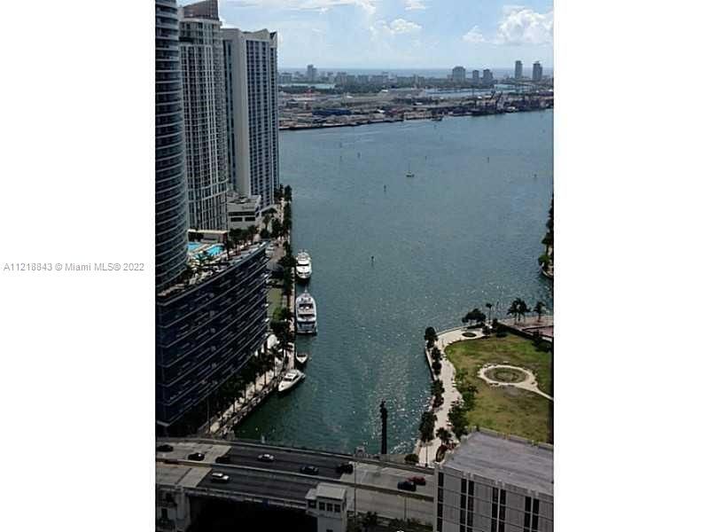 Recently Sold: $490,000 (1 beds, 1 baths, 981 Square Feet)