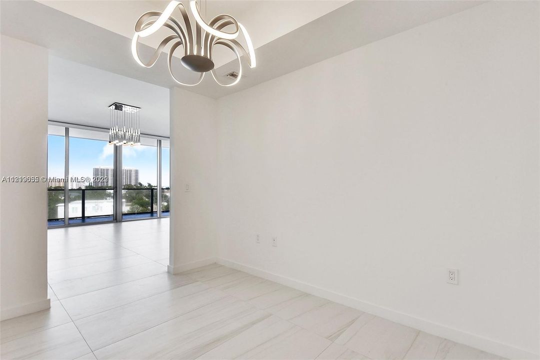 Recently Sold: $2,395,000 (2 beds, 3 baths, 1885 Square Feet)