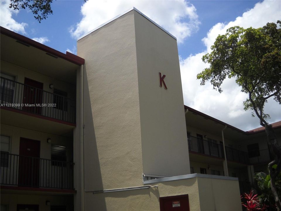 Vendido Recientemente: $105,000 (1 camas, 1 baños, 811 Pies cuadrados)