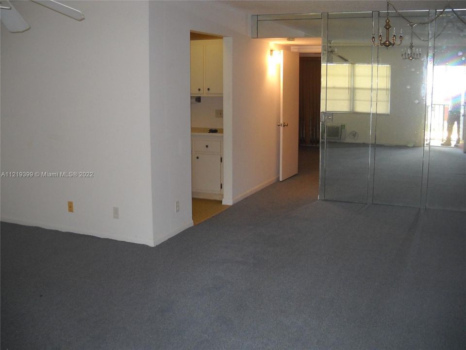 Vendido Recientemente: $105,000 (1 camas, 1 baños, 811 Pies cuadrados)