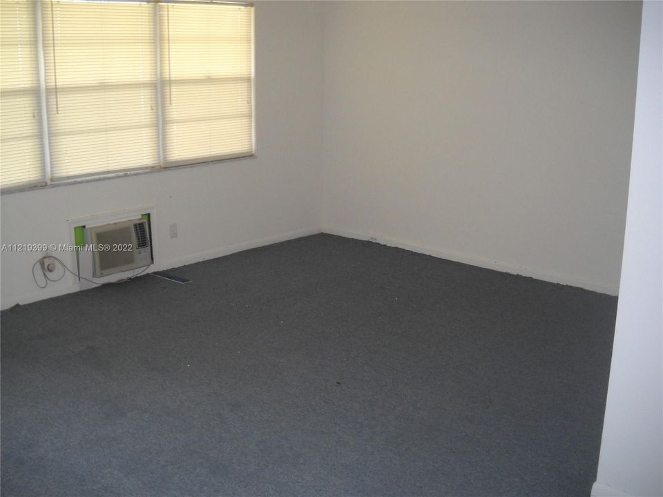 Vendido Recientemente: $105,000 (1 camas, 1 baños, 811 Pies cuadrados)