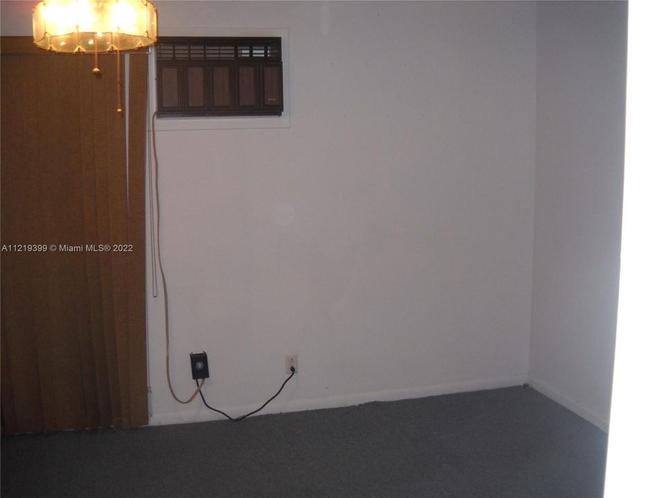 Vendido Recientemente: $105,000 (1 camas, 1 baños, 811 Pies cuadrados)