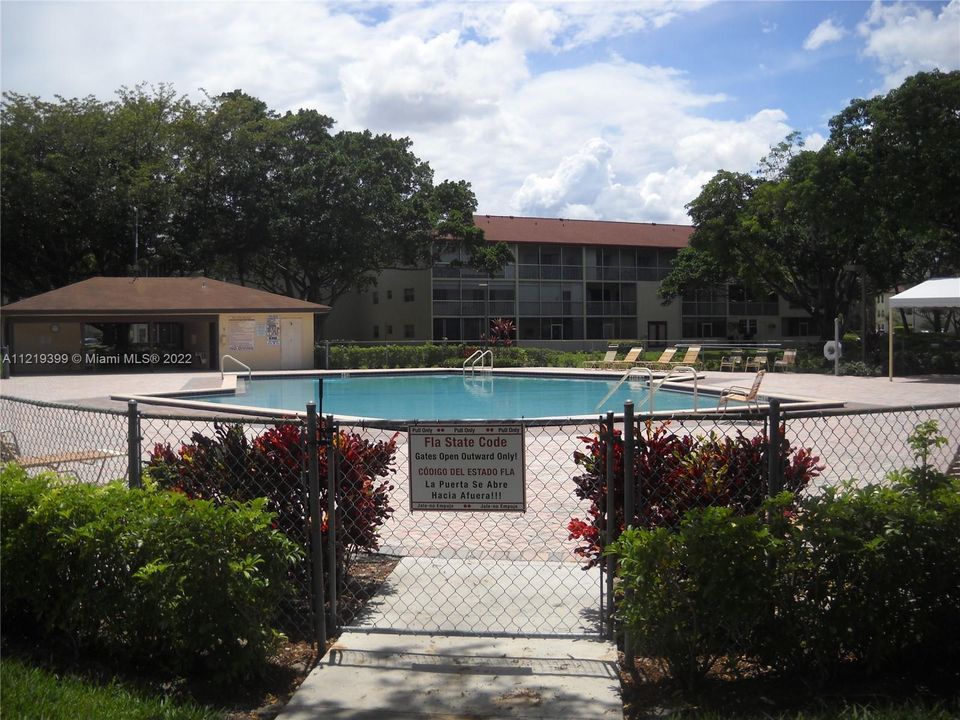 Vendido Recientemente: $105,000 (1 camas, 1 baños, 811 Pies cuadrados)