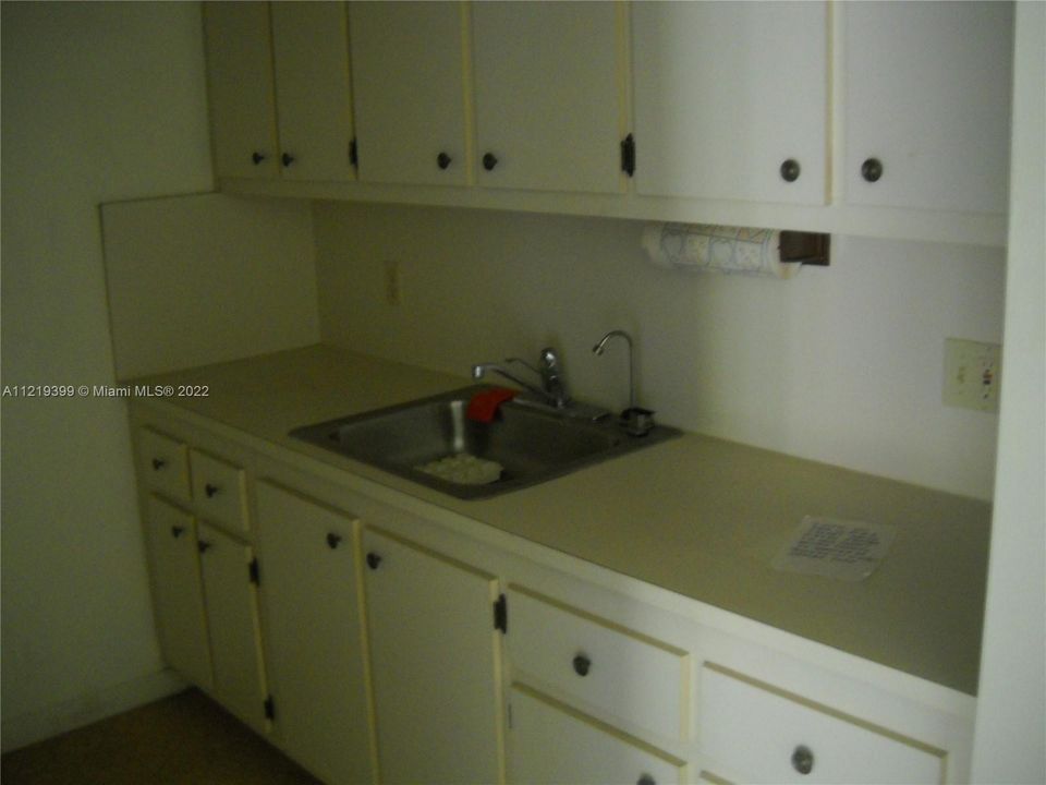 Vendido Recientemente: $105,000 (1 camas, 1 baños, 811 Pies cuadrados)