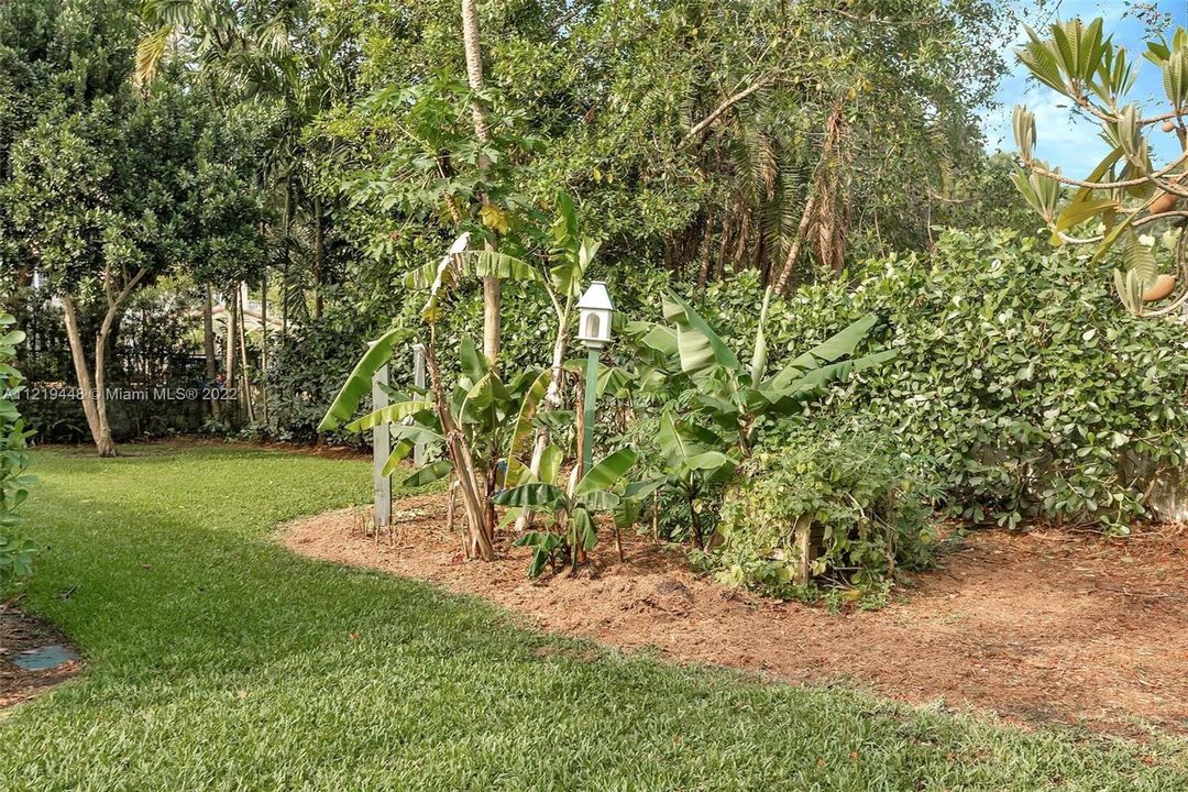 Recently Sold: $3,475,000 (5 beds, 3 baths, 4024 Square Feet)