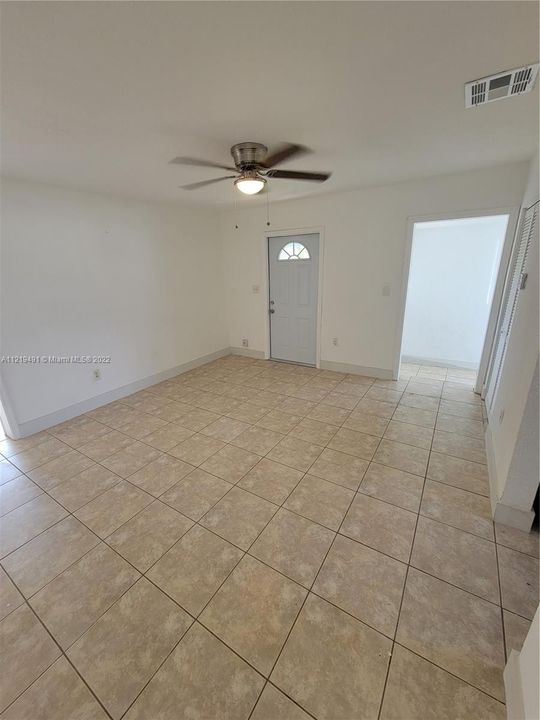 Recently Sold: $319,999 (3 beds, 1 baths, 966 Square Feet)