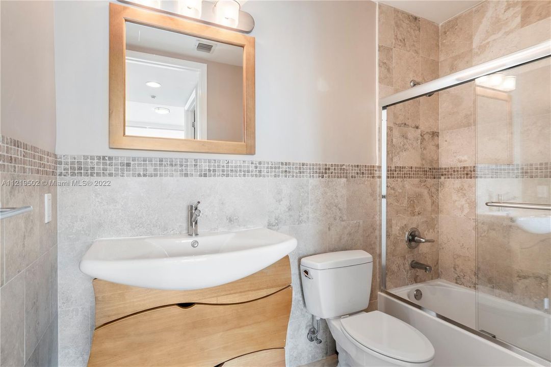 Recientemente alquilado: $8,000 (3 camas, 3 baños, 2157 Pies cuadrados)