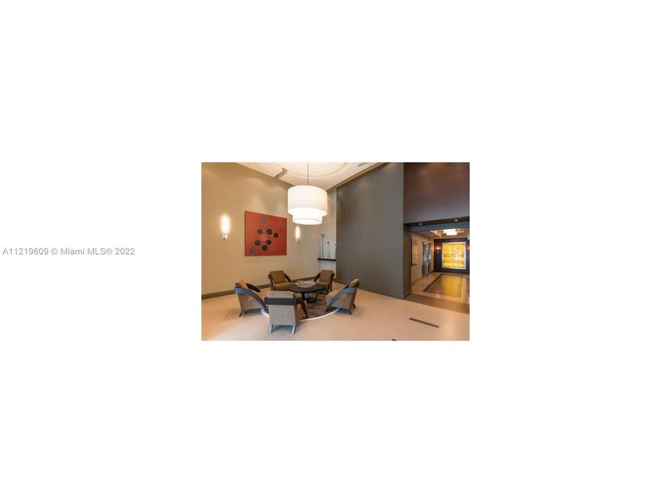 Recently Sold: $355,000 (1 beds, 1 baths, 693 Square Feet)