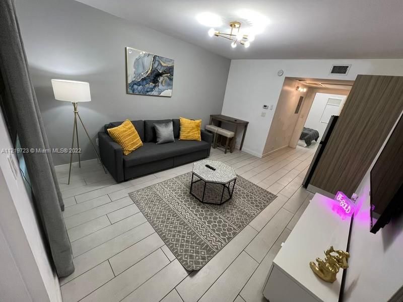 Recently Sold: $240,000 (1 beds, 1 baths, 429 Square Feet)