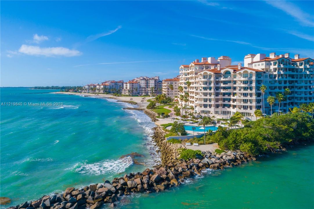 Recently Sold: $6,900,000 (3 beds, 3 baths, 3140 Square Feet)