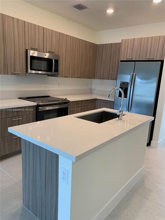 Недавно арендовано: $3,499 (3 спален, 2 ванн, 1171 Квадратных фут)