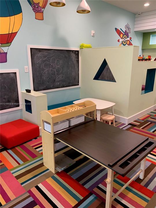 Недавно арендовано: $3,499 (3 спален, 2 ванн, 1171 Квадратных фут)