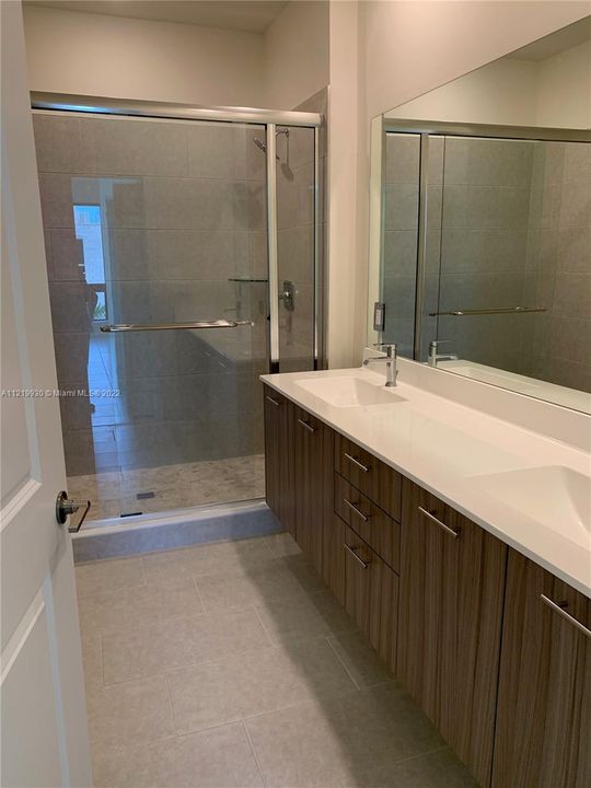 Недавно арендовано: $3,499 (3 спален, 2 ванн, 1171 Квадратных фут)