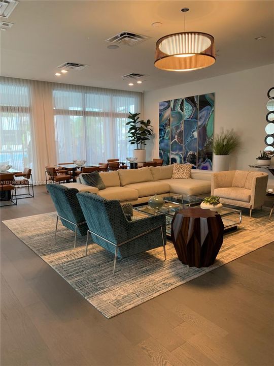 Недавно арендовано: $3,499 (3 спален, 2 ванн, 1171 Квадратных фут)