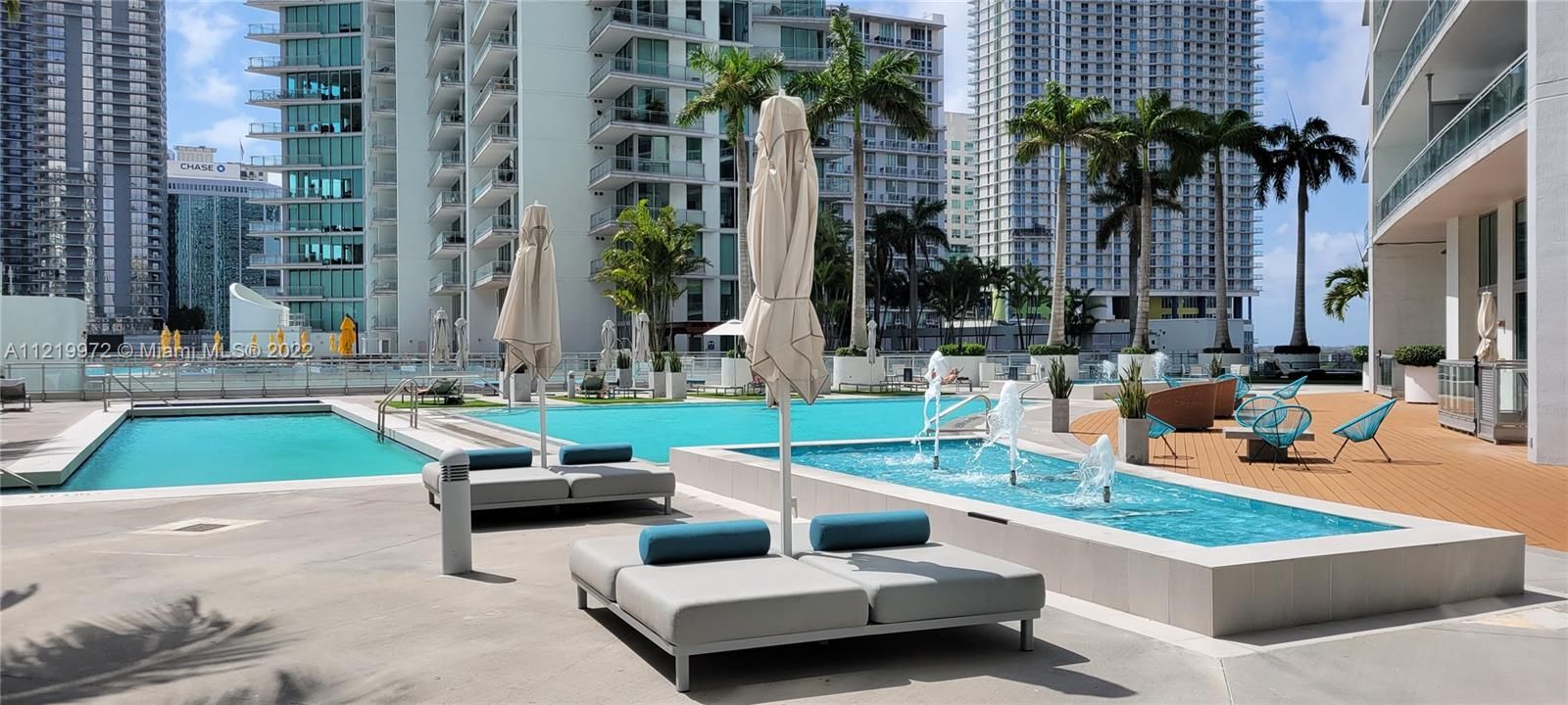 最近售出: $560,000 (2 贝兹, 2 浴室, 1079 平方英尺)