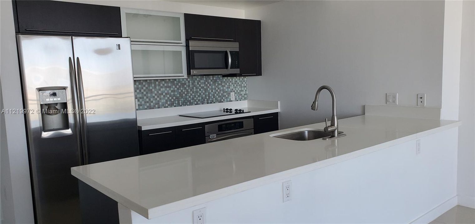 最近售出: $560,000 (2 贝兹, 2 浴室, 1079 平方英尺)