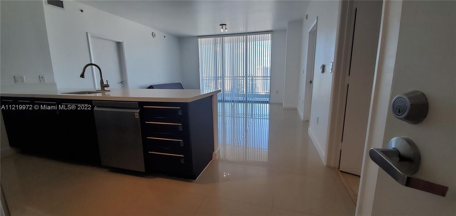 最近售出: $560,000 (2 贝兹, 2 浴室, 1079 平方英尺)