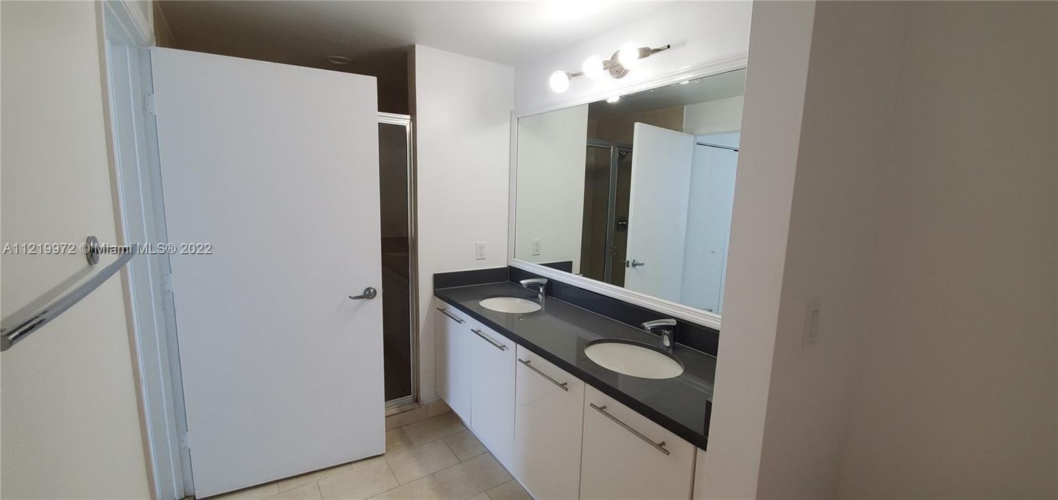 最近售出: $560,000 (2 贝兹, 2 浴室, 1079 平方英尺)