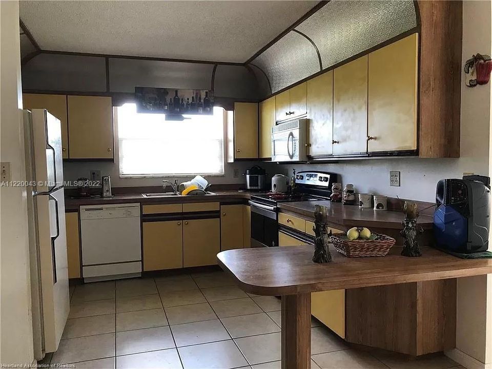 Recently Sold: $225,000 (2 beds, 2 baths, 1152 Square Feet)