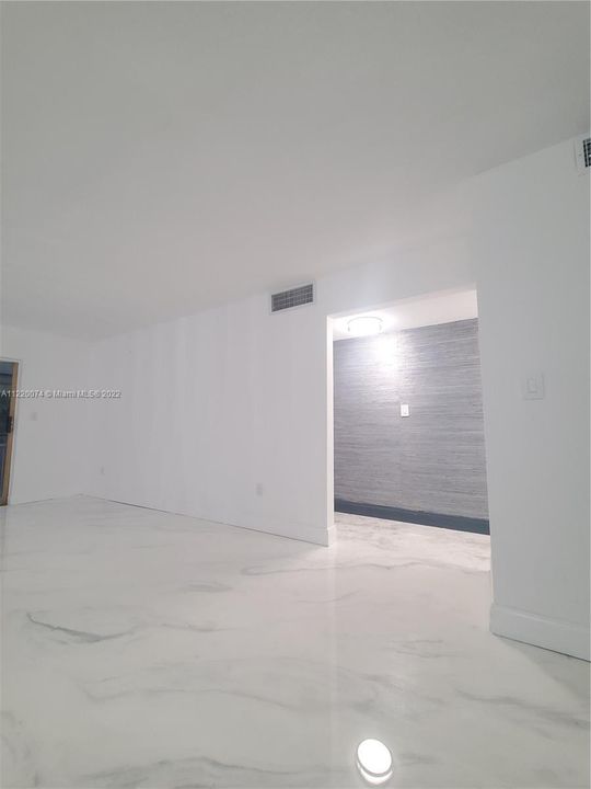 Недавно продано: $185,000 (2 спален, 2 ванн, 980 Квадратных фут)