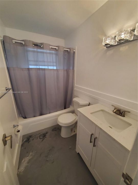 Недавно продано: $185,000 (2 спален, 2 ванн, 980 Квадратных фут)