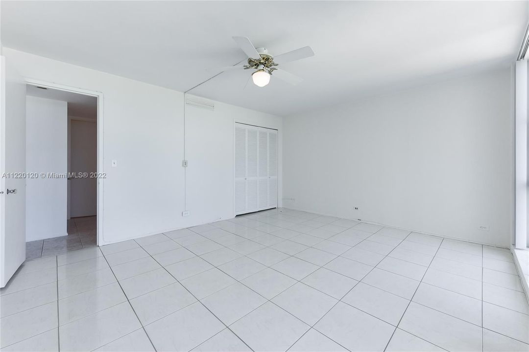 Recently Rented: $3,200 (1 beds, 2 baths, 1260 Square Feet)