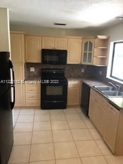 Recently Rented: $1,900 (2 beds, 2 baths, 1054 Square Feet)