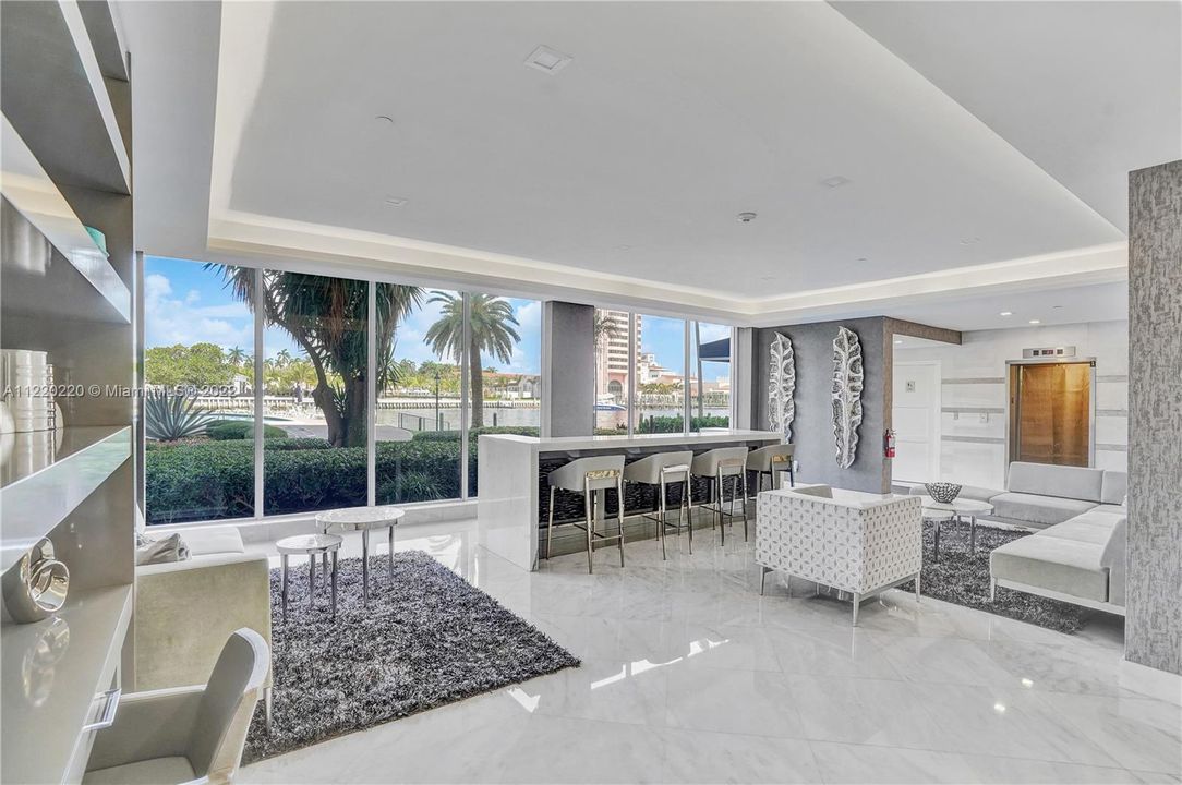 Recently Sold: $1,198,000 (2 beds, 2 baths, 1284 Square Feet)