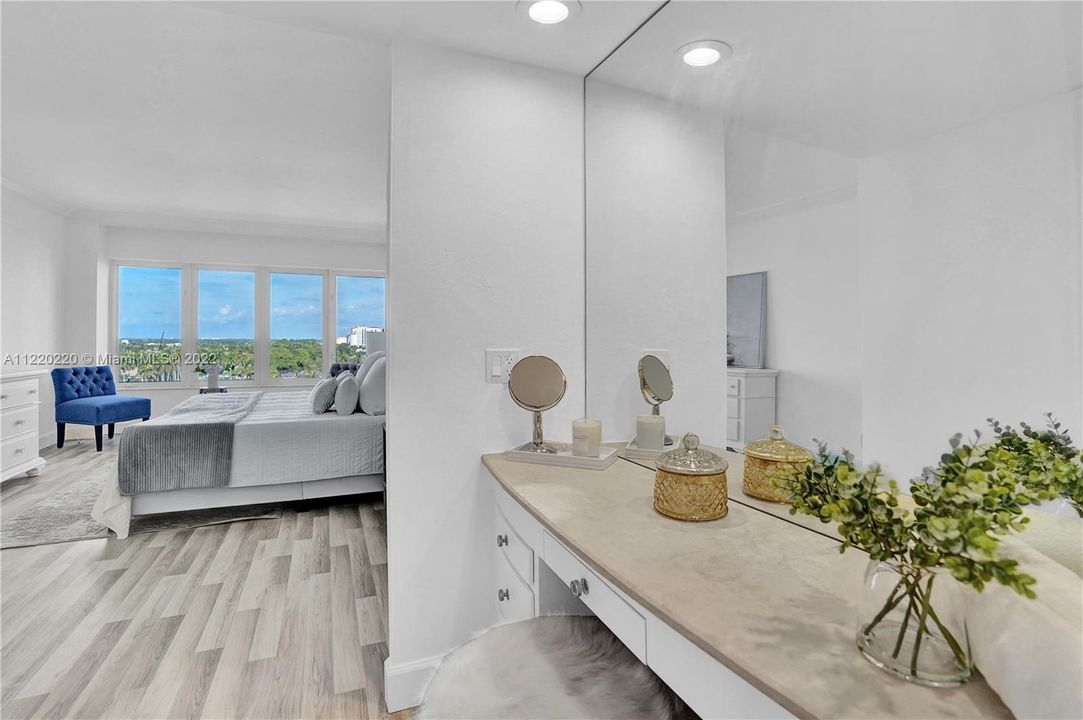 Recently Sold: $1,198,000 (2 beds, 2 baths, 1284 Square Feet)