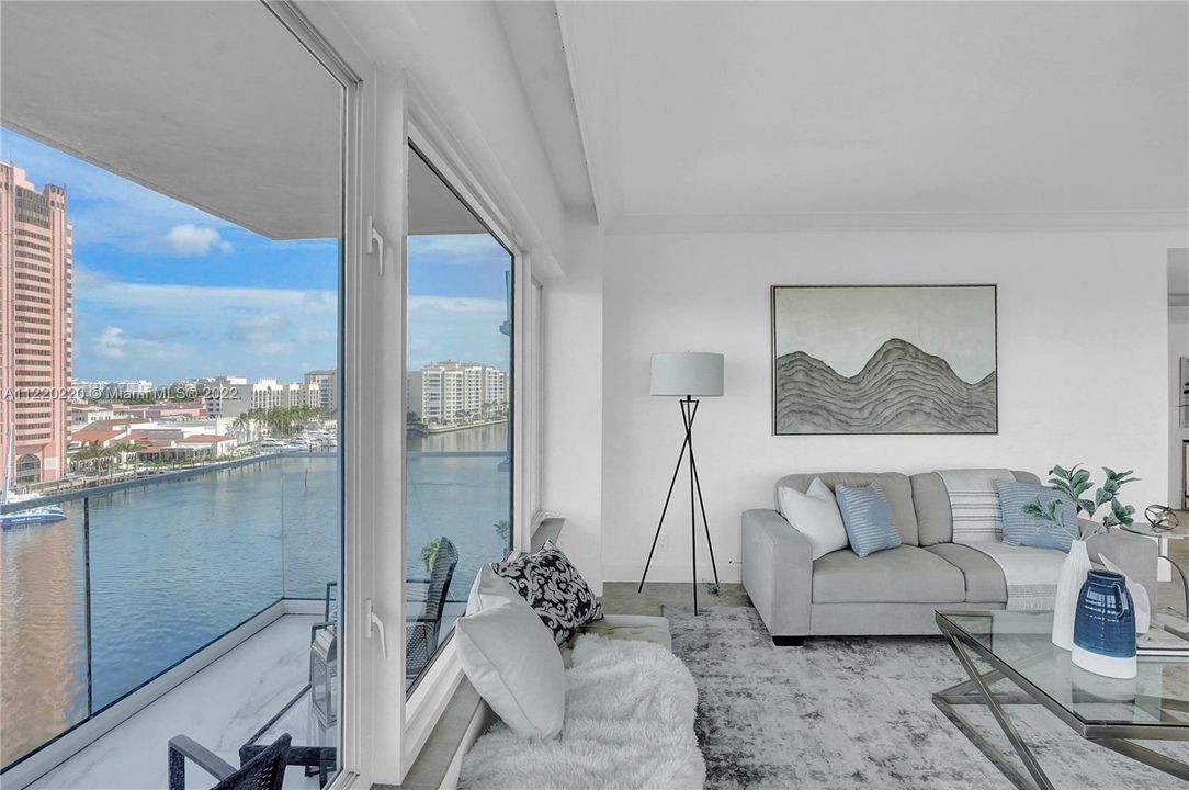 Recently Sold: $1,198,000 (2 beds, 2 baths, 1284 Square Feet)