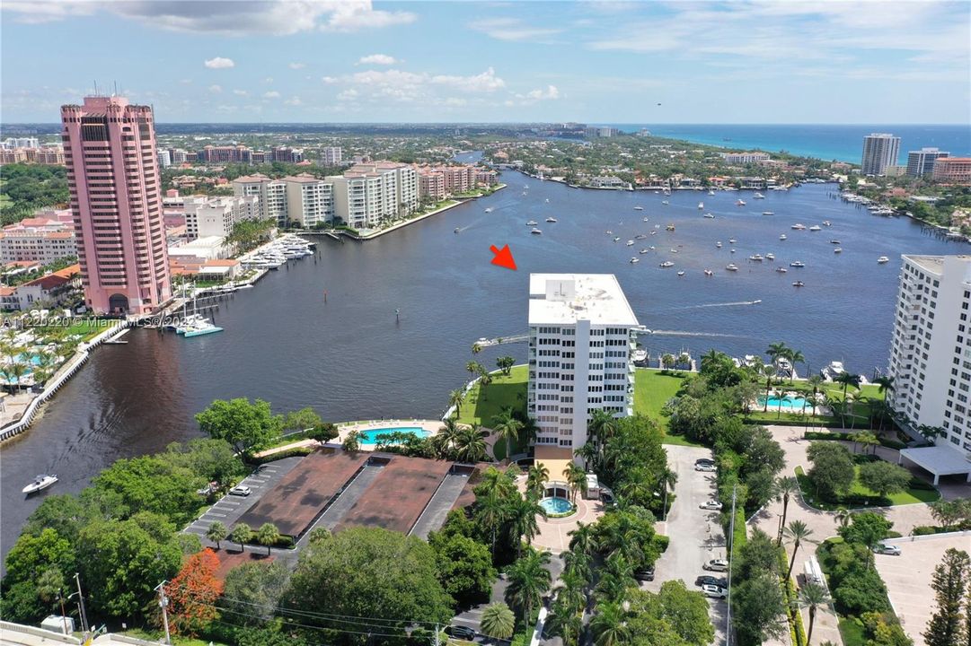 Recently Sold: $1,198,000 (2 beds, 2 baths, 1284 Square Feet)