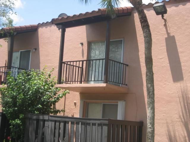 Recently Rented: $1,600 (1 beds, 1 baths, 555 Square Feet)