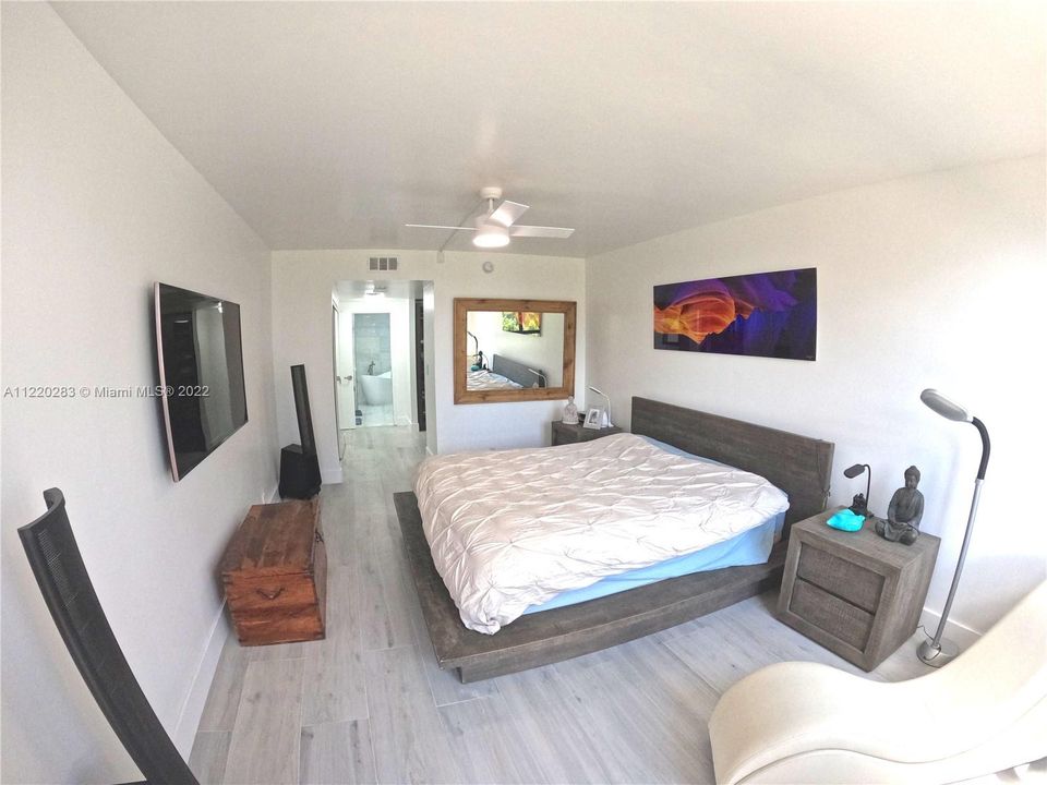 Recently Sold: $1,130,000 (2 beds, 2 baths, 1715 Square Feet)