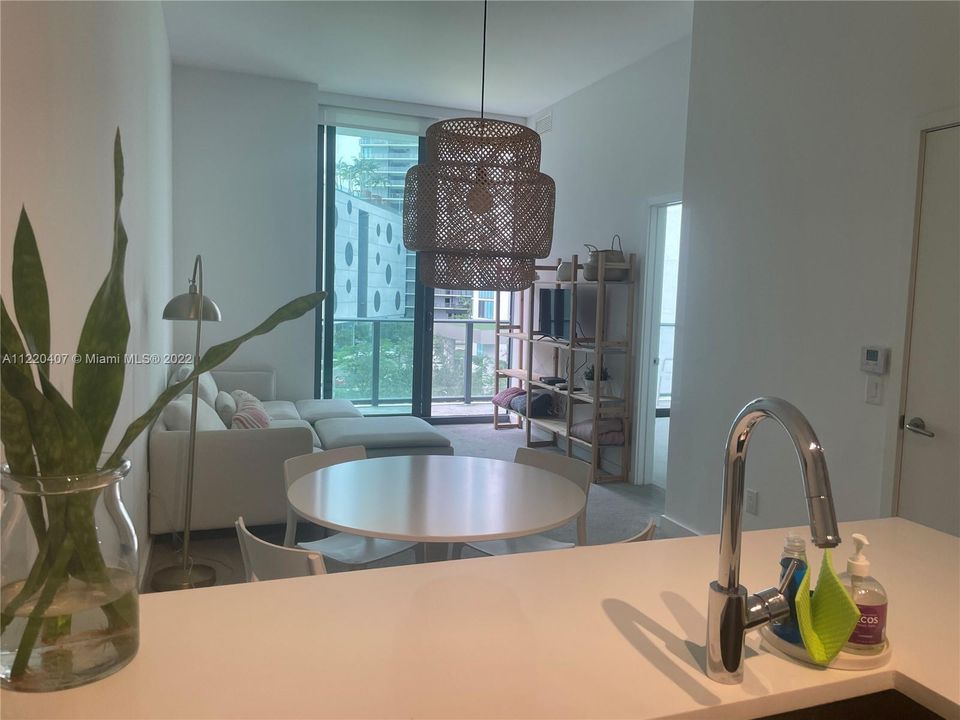 Recently Sold: $425,000 (1 beds, 1 baths, 662 Square Feet)