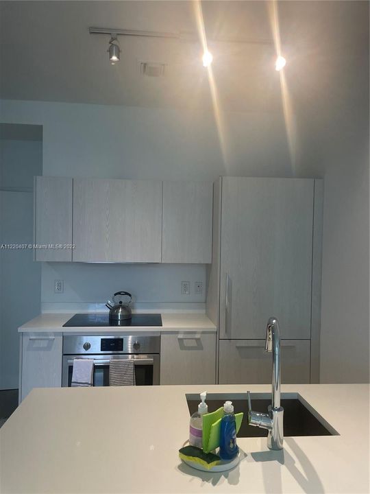 Recently Sold: $425,000 (1 beds, 1 baths, 662 Square Feet)