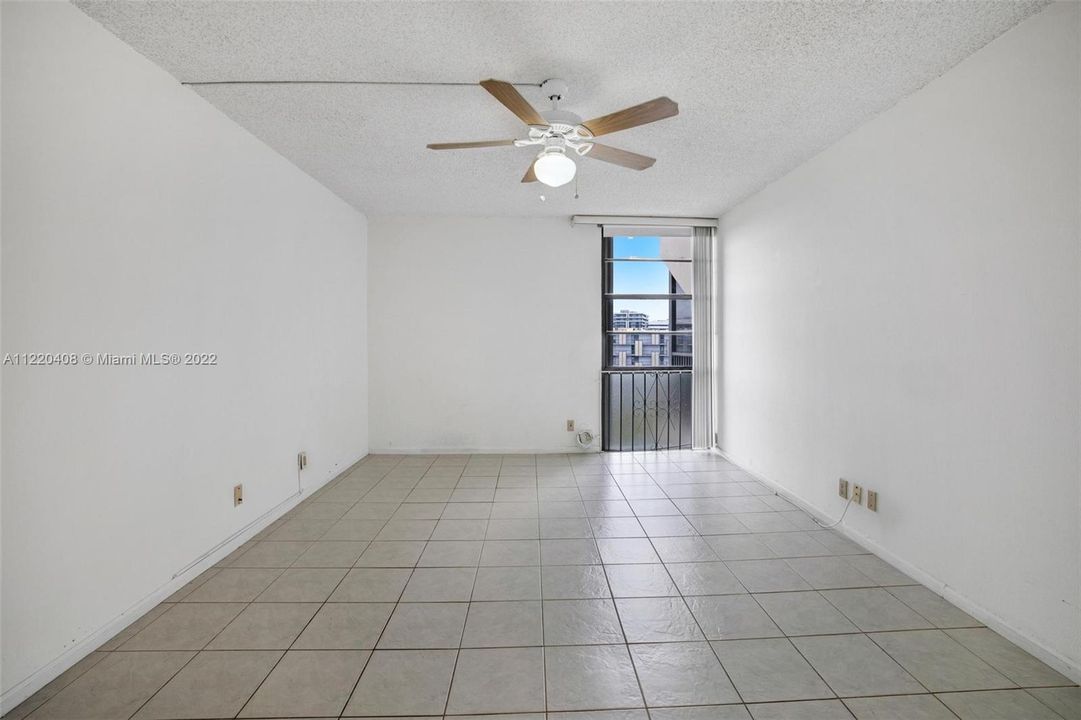 Recently Sold: $224,900 (2 beds, 2 baths, 994 Square Feet)