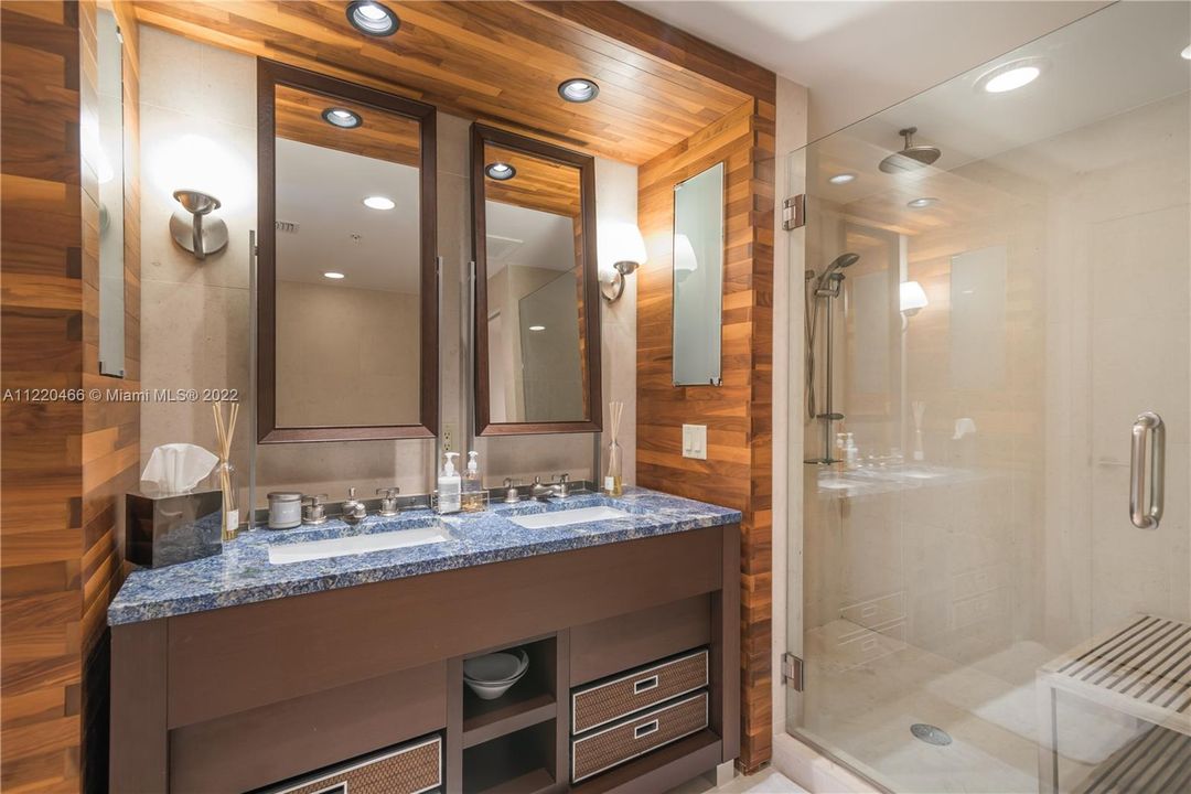 最近租的: $15,000 (2 贝兹, 2 浴室, 1290 平方英尺)