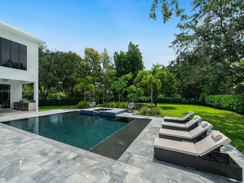 Recently Sold: $6,500,000 (5 beds, 5 baths, 5913 Square Feet)