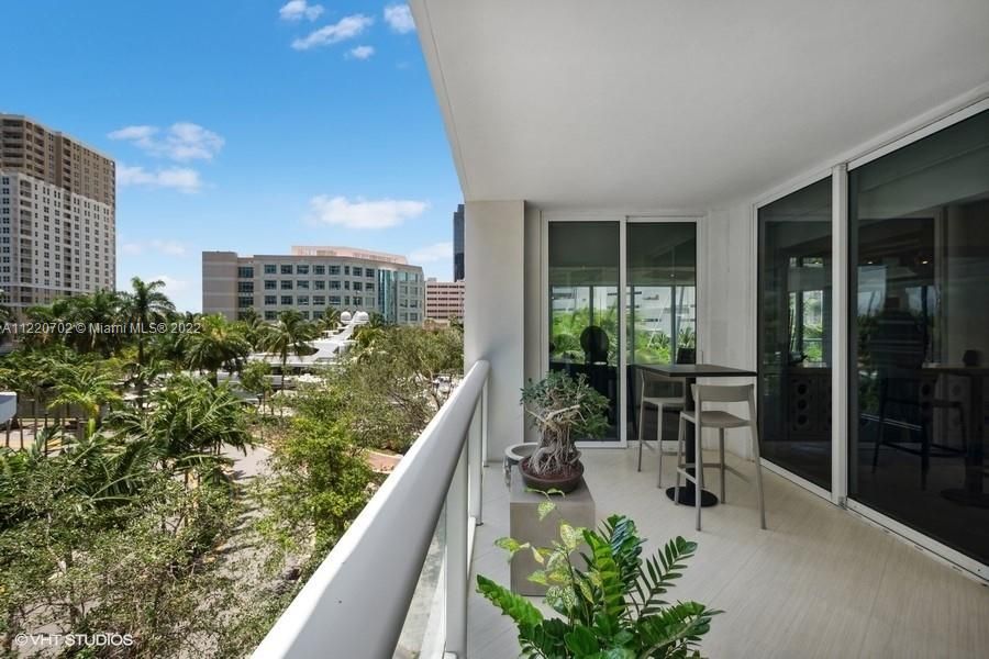 Recently Sold: $2,195,000 (3 beds, 3 baths, 3239 Square Feet)