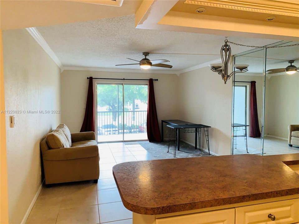 Recently Rented: $1,600 (1 beds, 1 baths, 675 Square Feet)